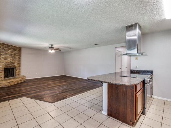 6101  Kelly Elliott Road , Arlington Texas 76001