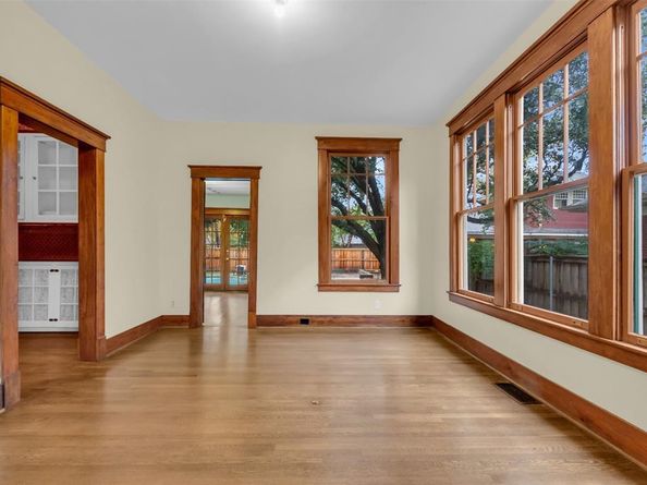 4803  Swiss Avenue , Dallas Texas 75204