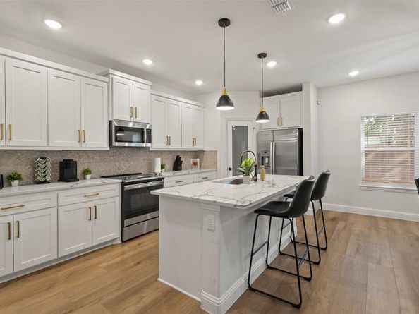 3122  Chihuahua Avenue , Dallas Texas 75212