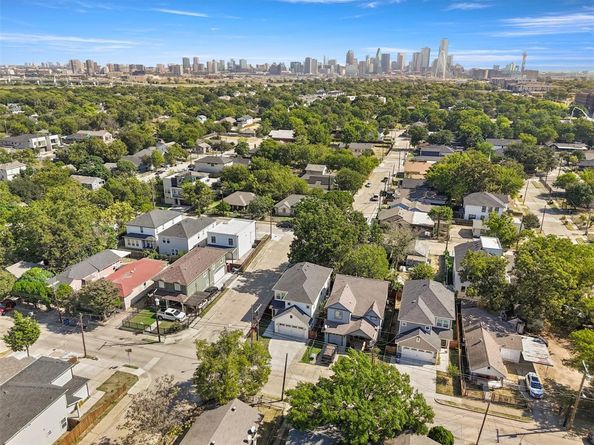 3122  Chihuahua Avenue , Dallas Texas 75212
