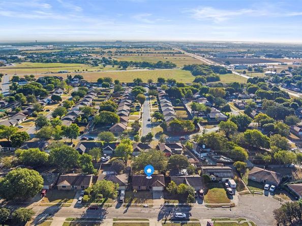 2742 E Pepperidge Drive , Lancaster Texas 75134