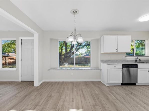 2742 E Pepperidge Drive , Lancaster Texas 75134