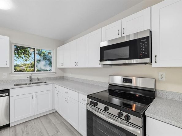 2742 E Pepperidge Drive , Lancaster Texas 75134