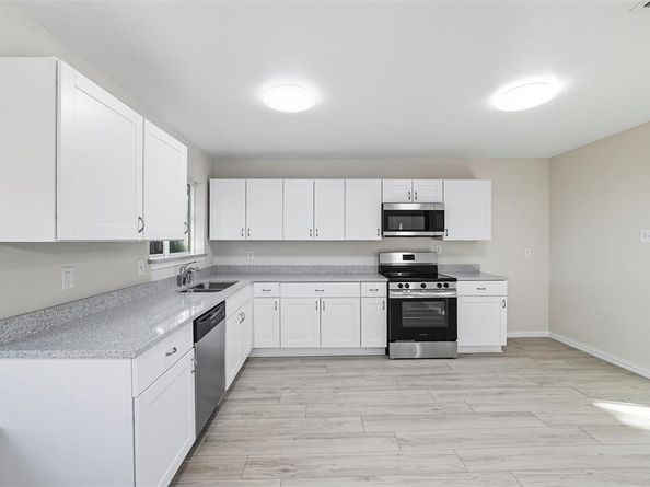 2742 E Pepperidge Drive , Lancaster Texas 75134
