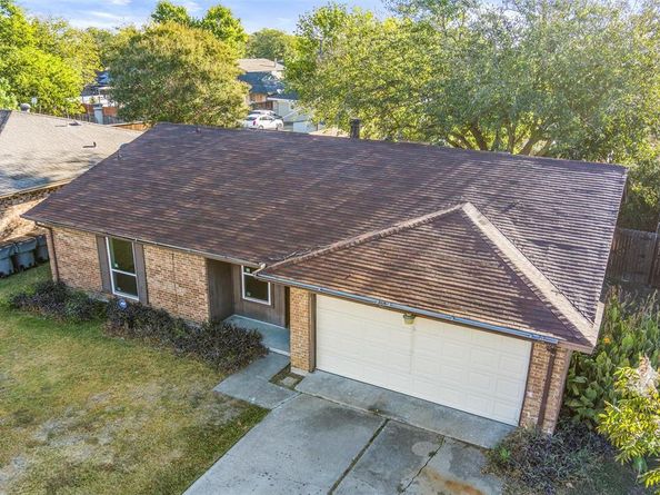 2742 E Pepperidge Drive , Lancaster Texas 75134