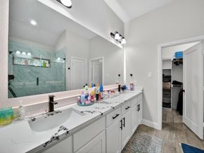 1005  Oak Street , Grand Prairie Texas 75050