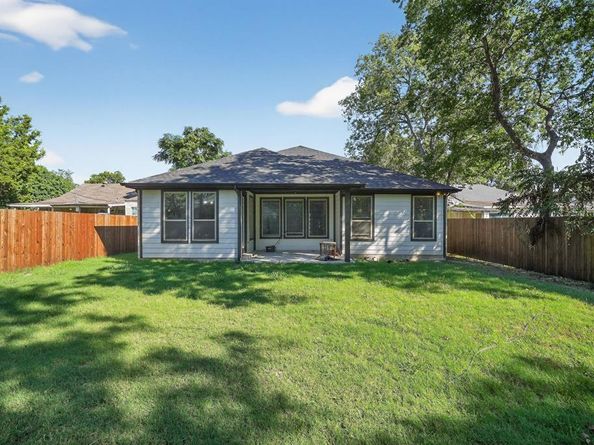 1005  Oak Street , Grand Prairie Texas 75050