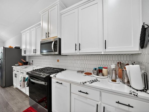 1005  Oak Street , Grand Prairie Texas 75050