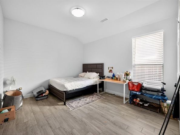 1005  Oak Street , Grand Prairie Texas 75050