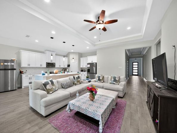 1005  Oak Street , Grand Prairie Texas 75050
