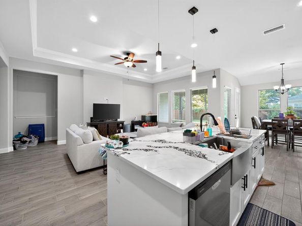 1005  Oak Street , Grand Prairie Texas 75050