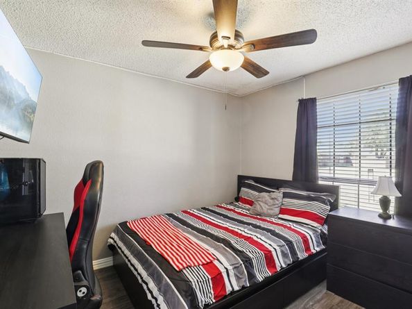 102 E Ridgegate Drive , Garland Texas 75040