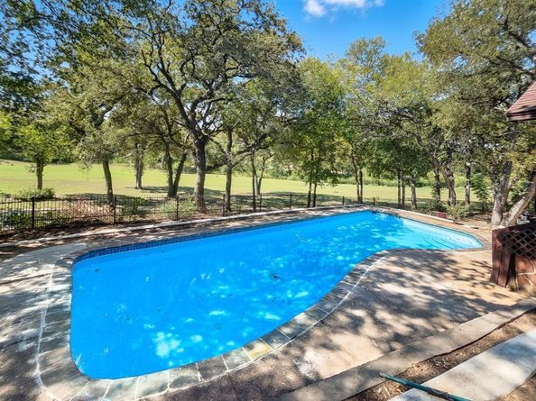 200  Silverleaf Drive , Fort Worth Texas 76112