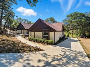 200  Silverleaf Drive , Fort Worth Texas 76112