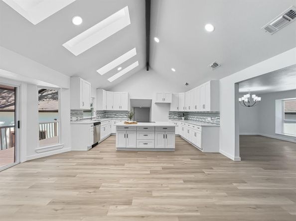 200  Silverleaf Drive , Fort Worth Texas 76112