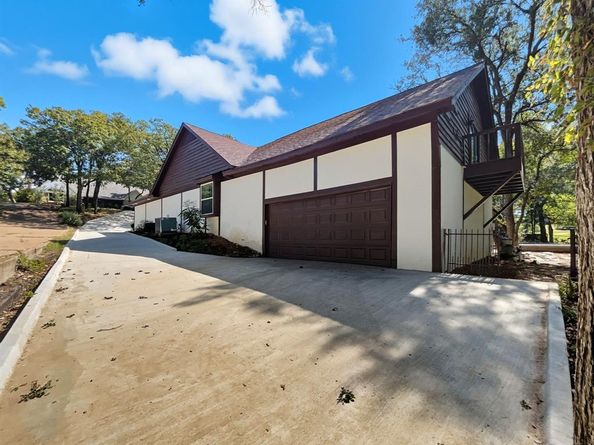 200  Silverleaf Drive , Fort Worth Texas 76112