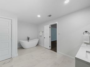 200  Silverleaf Drive , Fort Worth Texas 76112