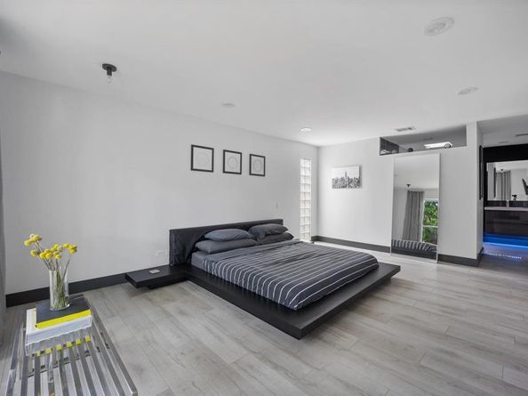 4134  Travis Street  11, Dallas Texas 75204