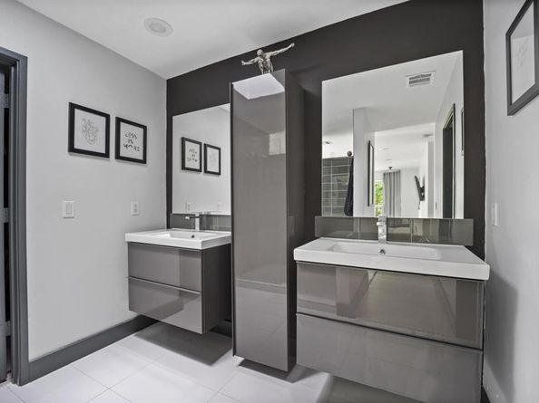 4134  Travis Street  11, Dallas Texas 75204