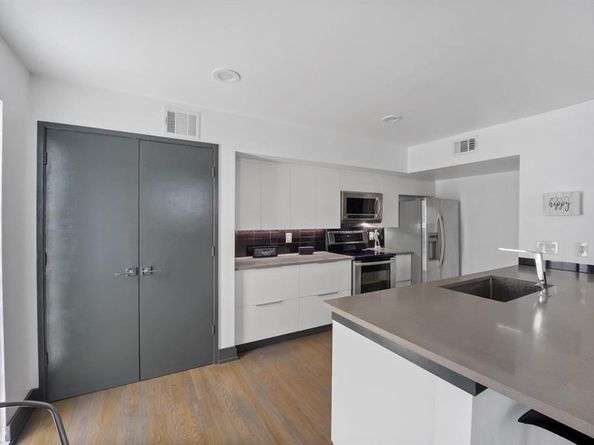 4134  Travis Street  11, Dallas Texas 75204