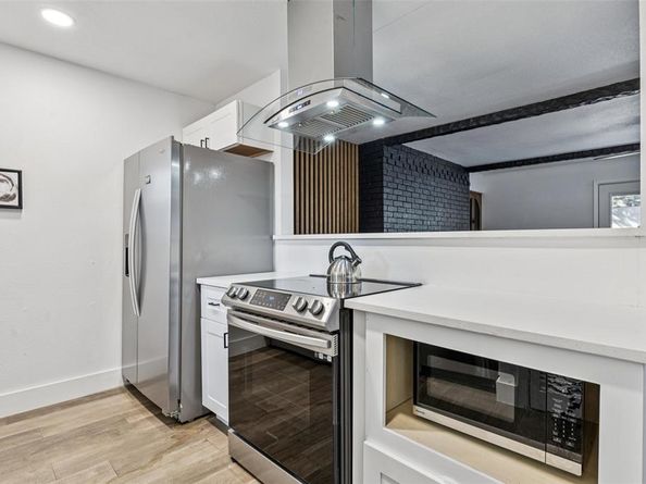 15825  El Estado Drive , Dallas Texas 75248