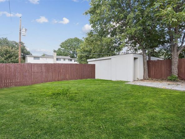 15825  El Estado Drive , Dallas Texas 75248