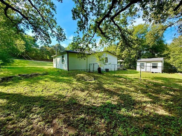 532  Marquette Avenue , Azle Texas 76020
