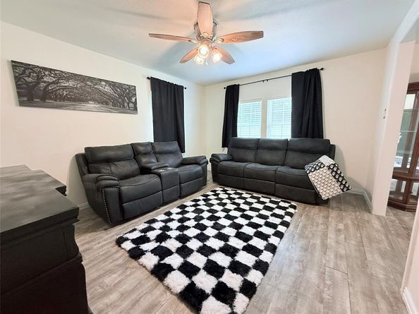 532  Marquette Avenue , Azle Texas 76020