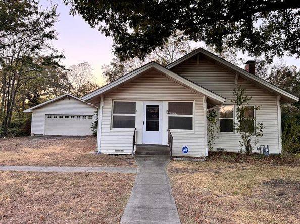 623 N Dallas Avenue , Lancaster Texas 75146