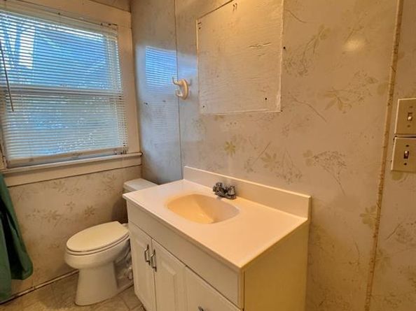623 N Dallas Avenue , Lancaster Texas 75146