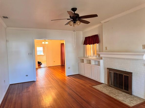 623 N Dallas Avenue , Lancaster Texas 75146