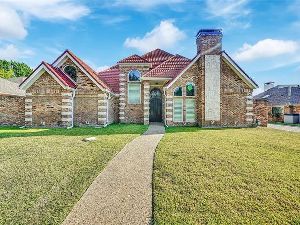 2709  Oak Point Drive , Garland Texas 75044