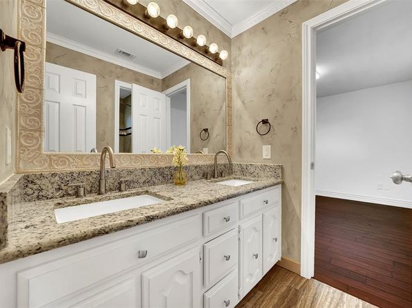 2709  Oak Point Drive , Garland Texas 75044