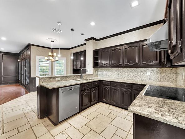2709  Oak Point Drive , Garland Texas 75044