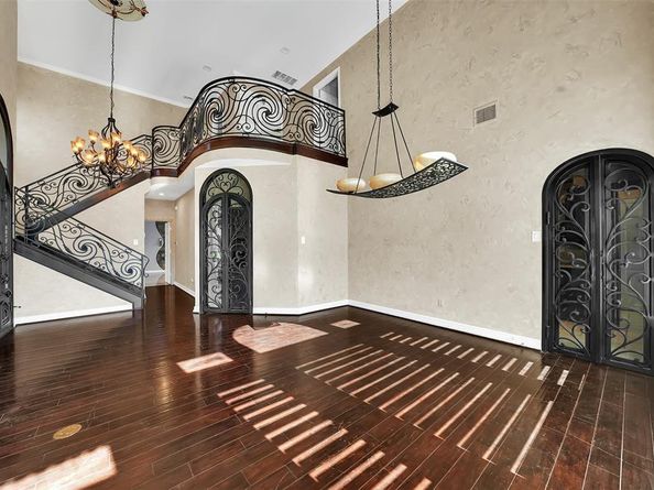 2709  Oak Point Drive , Garland Texas 75044