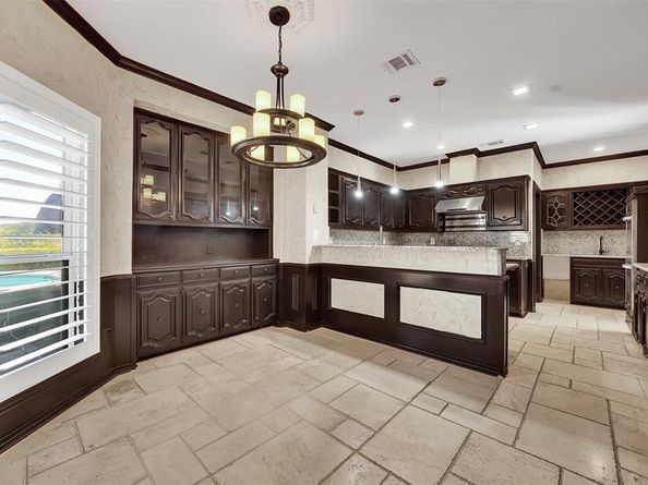 2709  Oak Point Drive , Garland Texas 75044