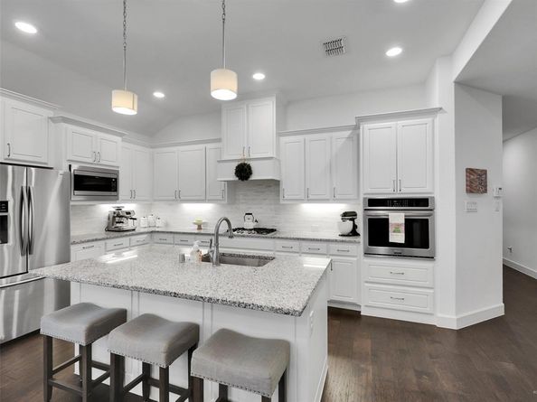 2257  Lobo Lane , Carrollton Texas 75010
