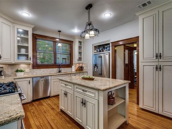 4811  Swiss Avenue , Dallas Texas 75204