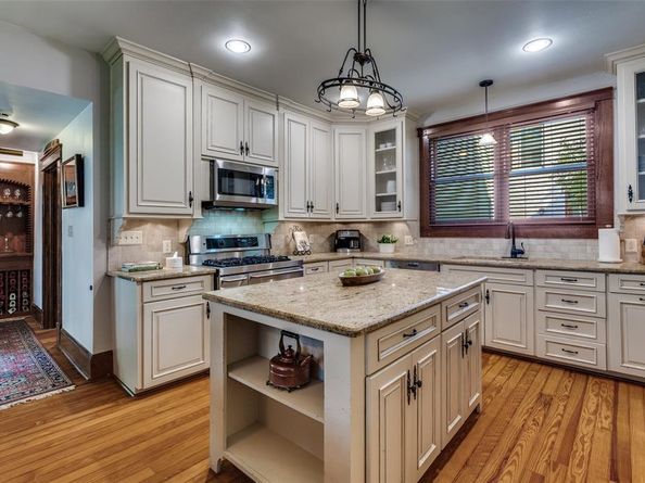 4811  Swiss Avenue , Dallas Texas 75204