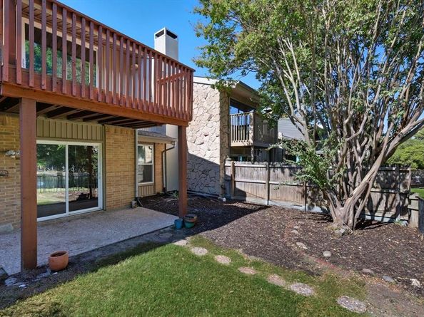 2955  Country Place Circle , Carrollton Texas 75006