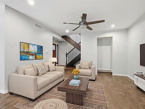 2955  Country Place Circle , Carrollton Texas 75006