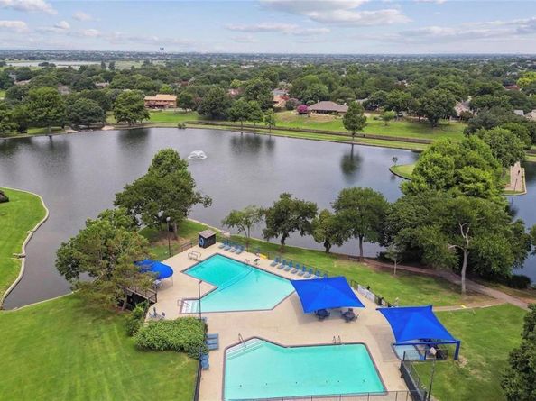 2955  Country Place Circle , Carrollton Texas 75006