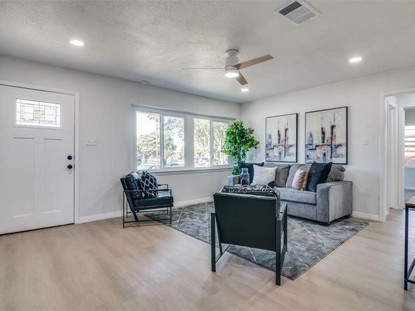 1726  Lynn Dr  , Garland Texas 75040