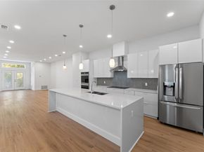 2511  Crossman Avenue , Dallas Texas 75212