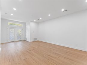 2511  Crossman Avenue , Dallas Texas 75212