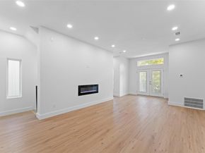 2511  Crossman Avenue , Dallas Texas 75212