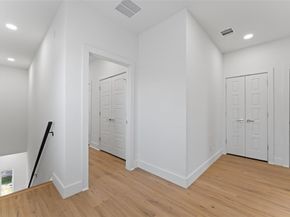 2511  Crossman Avenue , Dallas Texas 75212