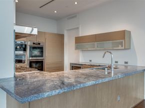 2900  Mckinnon Street  2704, Dallas Texas 75201