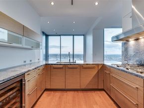 2900  Mckinnon Street  2704, Dallas Texas 75201