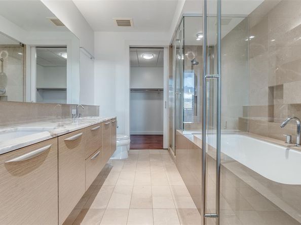 2900  Mckinnon Street  2704, Dallas Texas 75201